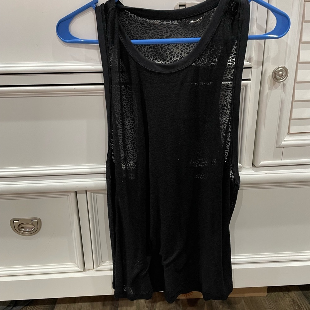 cropped lululemon tank top